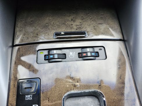 Used 2010 Lexus IS 350C image 10