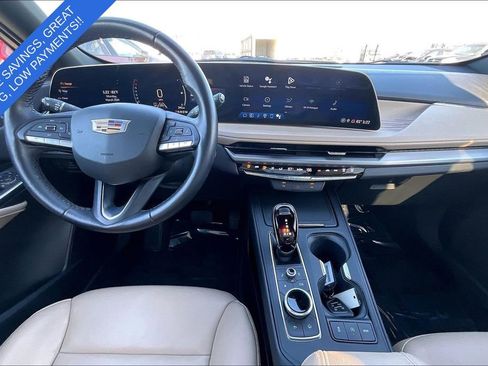 Used 2025 Cadillac XT4 Premium Luxury FWD image 21