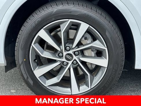 Used 2023 Audi Q5 2.0T Premium w/ Convenience Package AWD/4WD image 25