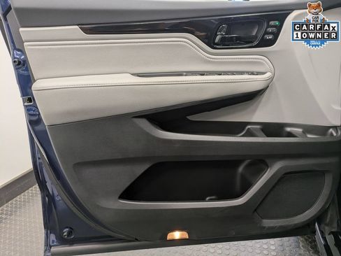 Used 2023 Honda Odyssey Touring image 8