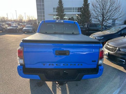Used 2020 Toyota Tacoma TRD Off-Road w/ TRD Premium Off Road Package image 4