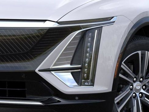 New 2025 Cadillac Lyriq Luxury image 10