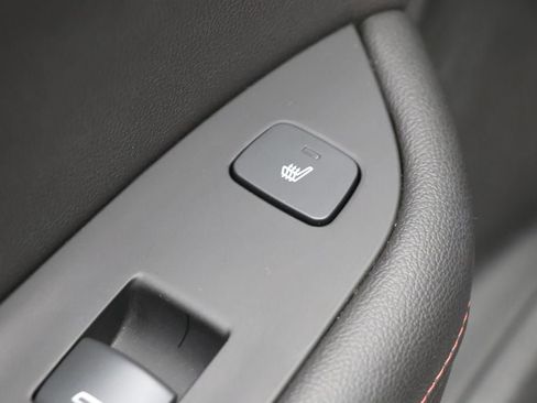 Used 2023 Chevrolet Blazer RS w/ Enhanced Convenience Package image 13