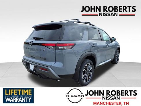 New 2026 Nissan Pathfinder Platinum image 17