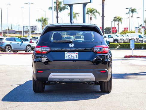 Certified 2025 Honda Pilot EX-L image 6