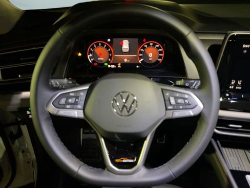 New 2026 Volkswagen Atlas Peak Edition image 17