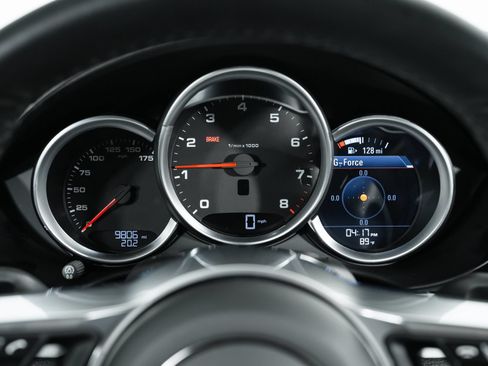Used 2025 Porsche 718 Cayman RWD image 19