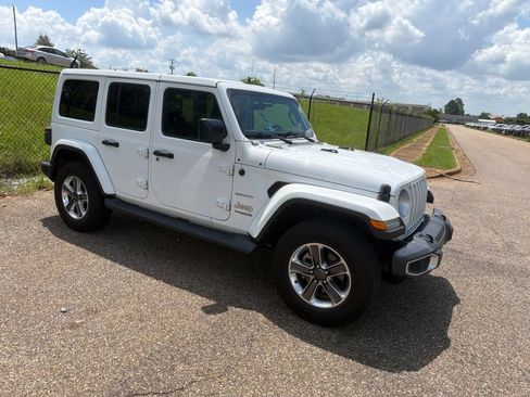 Used 2021 Jeep Wrangler Unlimited Sahara AWD/4WD image 9