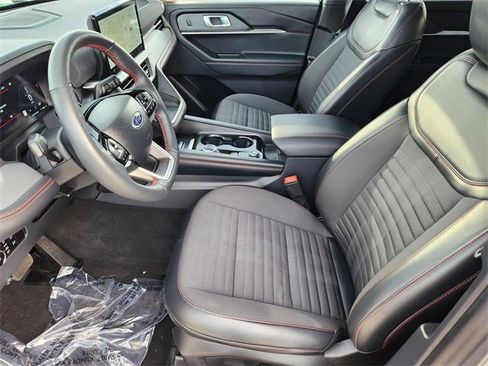 Used 2025 Ford Explorer ST-Line w/ ST-Line Street Pack image 22