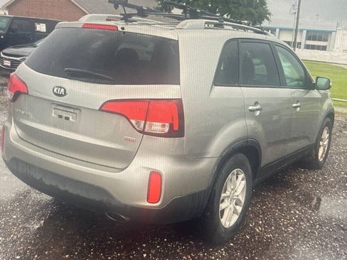 Used 2014 Kia Sorento LX FWD image 4