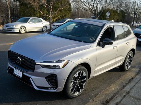 New 2026 Volvo XC60 B5 Plus w/ Protection Package Premier image 6