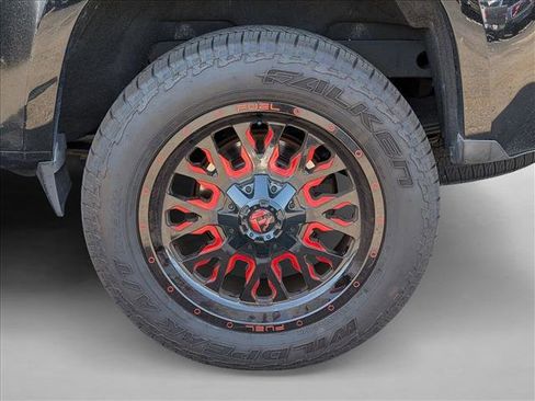 Used 2017 Chevrolet Colorado LT w/ LT Convenience Package image 3