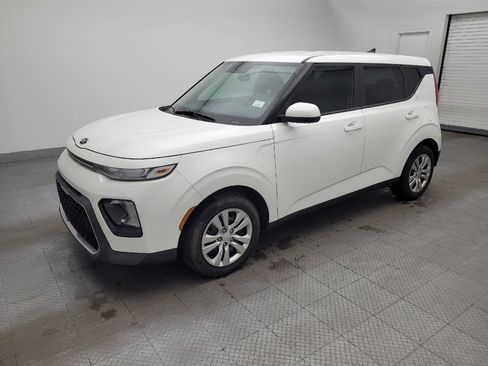 Used 2020 Kia Soul LX image 2