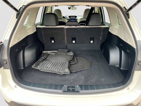 Used 2024 Subaru Forester Premium image 25