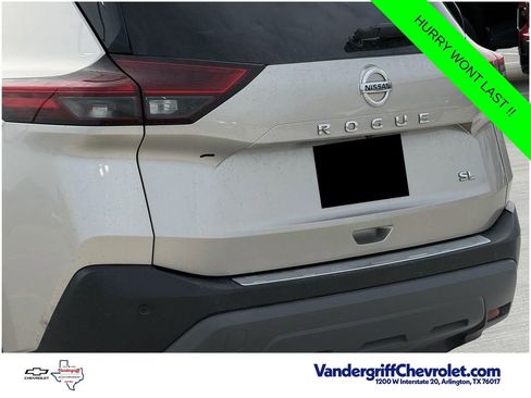 Used 2021 Nissan Rogue SL FWD image 6