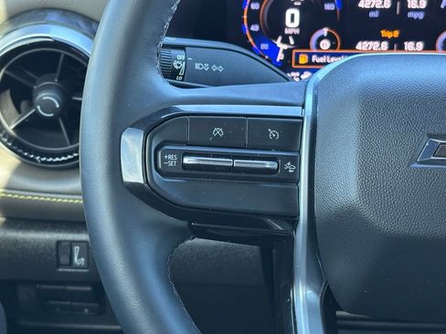 Used 2024 Chevrolet Colorado ZR2 w/ Technology Package AWD/4WD image 18