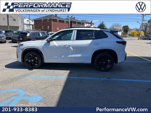 New 2026 Volkswagen Tiguan SE R-Line image 1