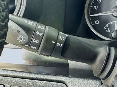 Used 2022 Toyota Tacoma SR5 RWD image 13