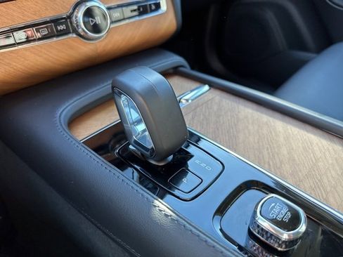 Certified 2024 Volvo XC90 B6 Plus w/ Protection Package Premier image 21