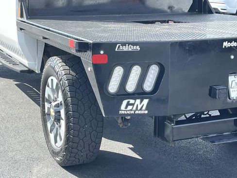 Used 2023 Chevrolet Silverado 2500 Custom w/ Custom Value Package image 5