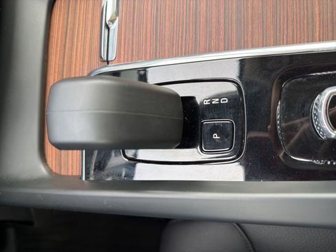 Used 2023 Volvo XC60 B5 Plus w/ Protection Package Premier image 38