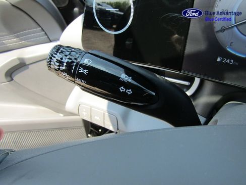 Used 2023 Hyundai Elantra SEL w/ Convenience Package FWD image 31