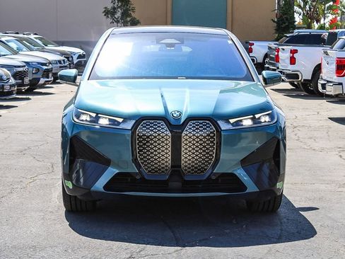 Used 2023 BMW iX xDrive50 w/ Premium Package AWD/4WD image 2