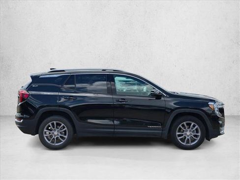 Used 2024 GMC Terrain SLT AWD/4WD image 4