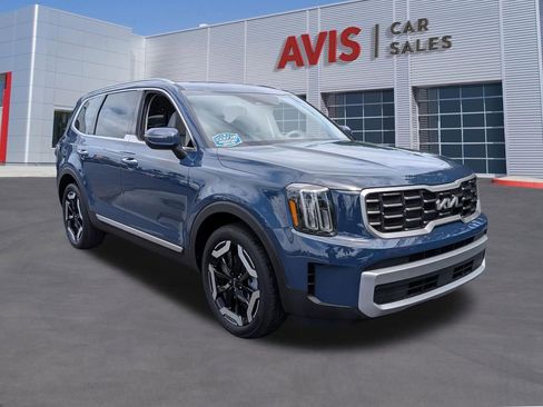 Used 2025 Kia Telluride S image 3