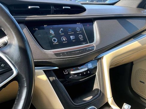 Used 2017 Cadillac XT5 FWD image 15