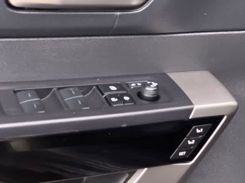 Used 2024 Toyota Tundra Limited AWD/4WD image 30