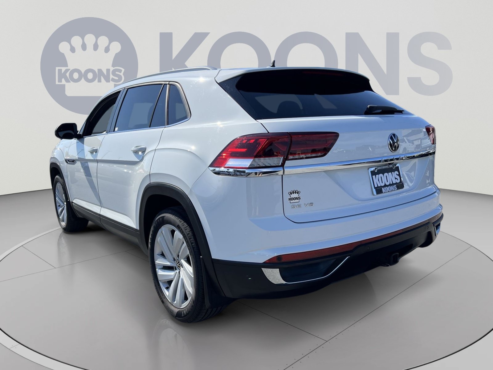 Used 2021 Volkswagen Atlas Cross Sport SE w/ V6 Towing Package FWD image 4