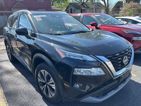 Used 2023 Nissan Rogue SV w/ SV Premium B Package image 3