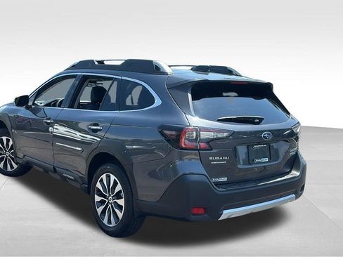 Used 2024 Subaru Outback Touring AWD/4WD image 5