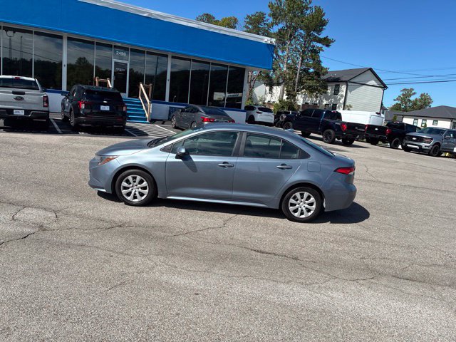 Used 2025 Toyota Corolla LE FWD image 19