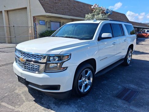 Used 2016 Chevrolet Suburban LT RWD image 2