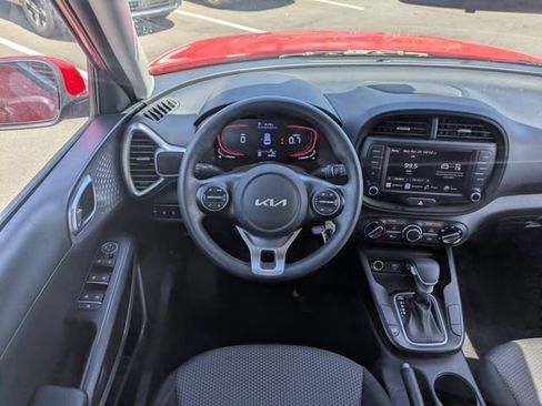 Used 2024 Kia Soul LX w/ Option Group 015 FWD image 16