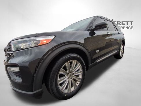 Used 2022 Ford Explorer King Ranch w/ Premium Technology Package image 6