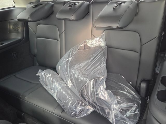 New 2026 Nissan Pathfinder Platinum FWD image 9