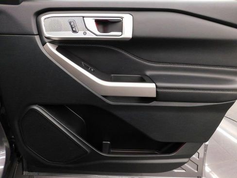 Used 2023 Ford Explorer Limited image 36