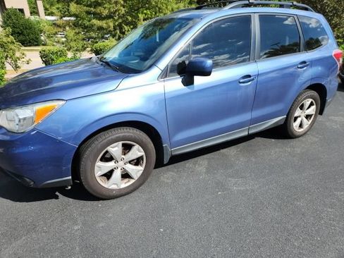 Used 2015 Subaru Forester 2.5i Premium w/ All-Weather Package AWD/4WD image 2