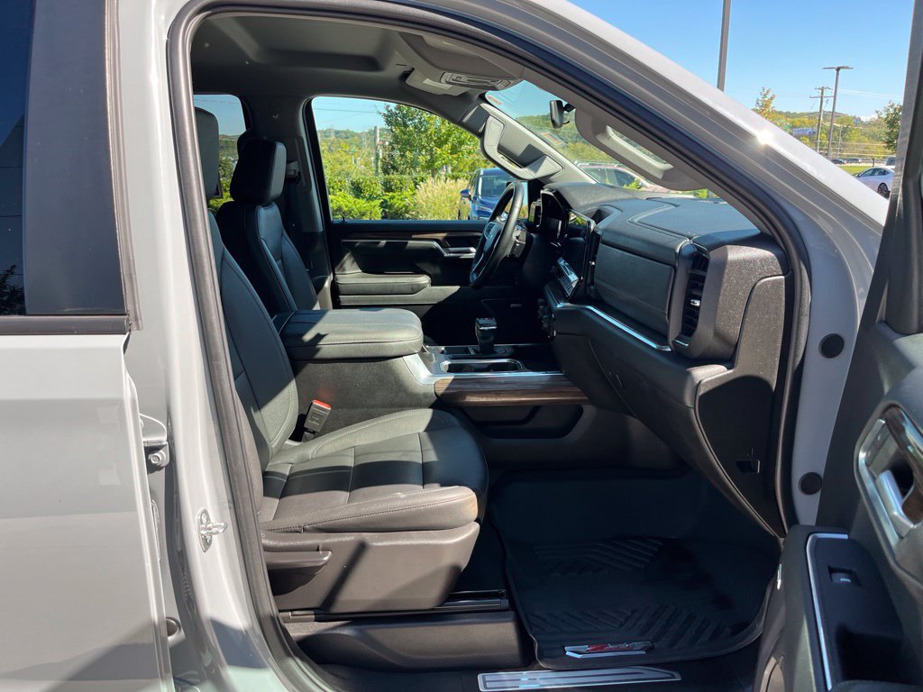 Used 2024 Chevrolet Silverado 1500 RST AWD/4WD image 26