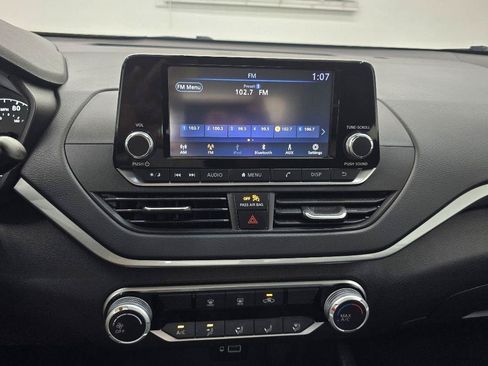 Used 2024 Nissan Altima 2.5 S FWD image 26