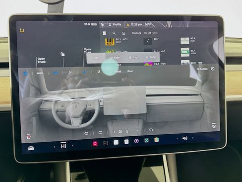 Used 2020 Tesla Model Y Long Range image 23