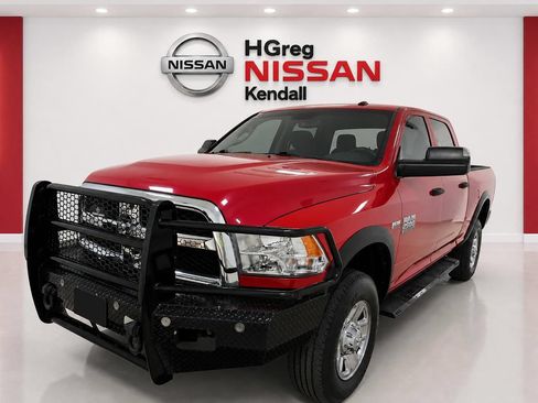 Used 2018 RAM 2500 Tradesman w/ Chrome Appearance Group AWD/4WD image 3