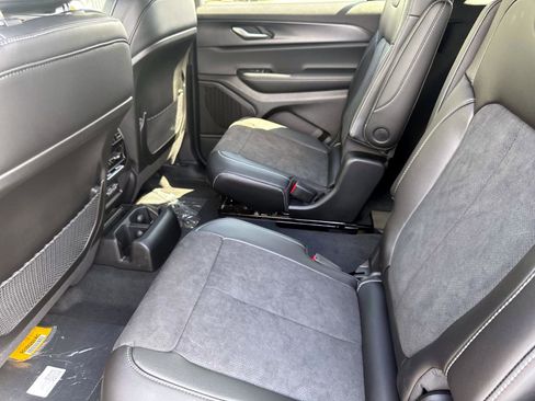 New 2025 Jeep Grand Cherokee L Altitude image 8