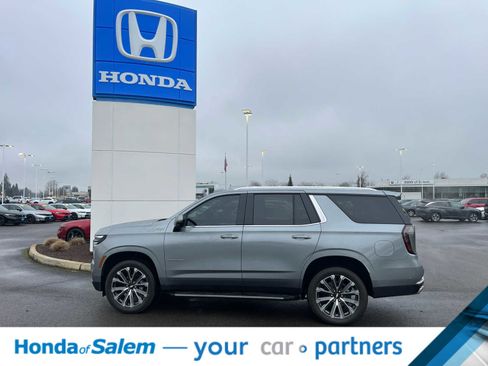 Used 2025 Chevrolet Tahoe High Country image 3