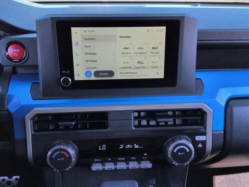 Used 2025 Toyota Tacoma TRD Sport image 14