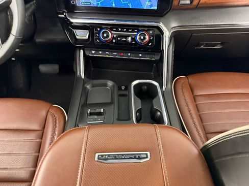 Used 2024 GMC Sierra 2500 Denali Ultimate image 17