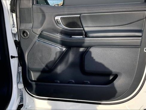 Used 2025 Ford Expedition Max Platinum w/ Stealth Performance Package image 28